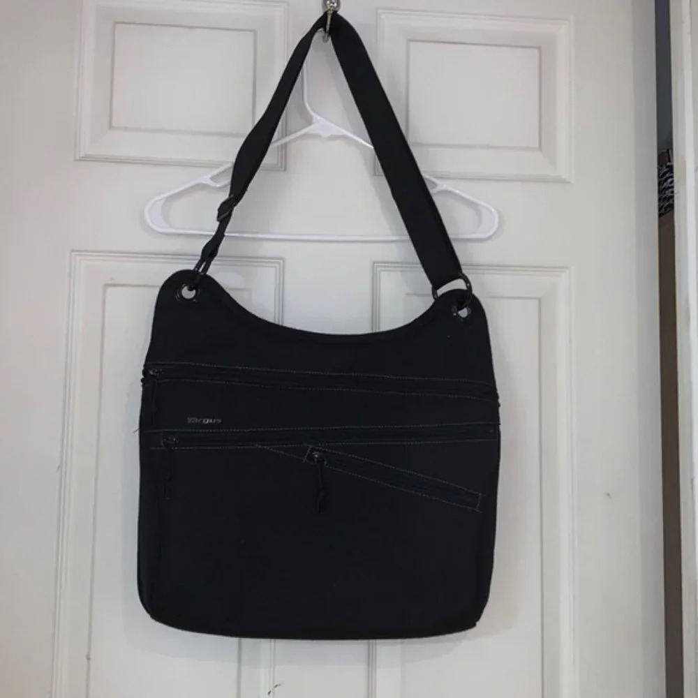 Targus black unisex Business Casual Slipcase flat crossbody messenger bag 14"